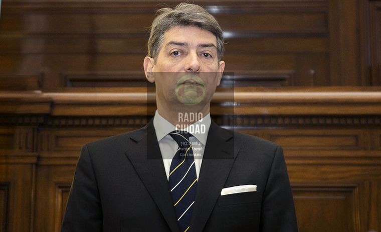 Image default